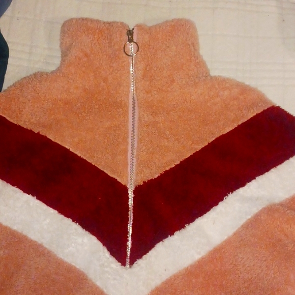 Simply Threaded Jackets & Blazers - Pullover